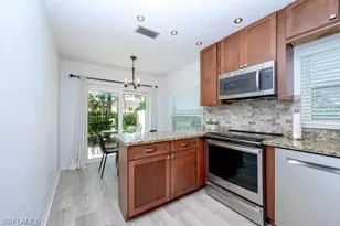 566 Beachwalk Cir, Naples, FL 34108 - Photo 9