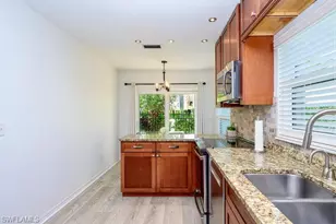 566 Beachwalk Cir, Naples, FL 34108 - Photo 11