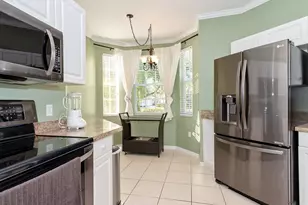 6215 Wilshire Pines Cir, Naples, FL 34109 - Photo 9