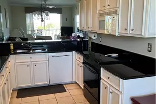 7525 Stoneybrook Dr, Naples, FL 34112 - Photo 3