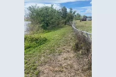 21427 Gladis Ave, Port Charlotte, FL 33952 - Photo 3