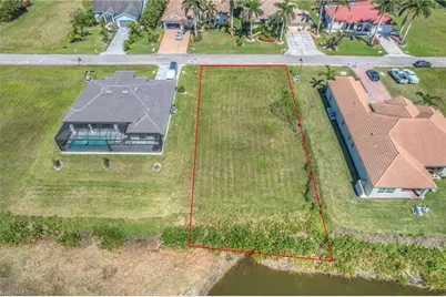 18024 Greenwood Dr, Naples, FL 34114 - Photo 5