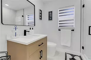 172 Plantation Cir, Naples, FL 34104 - Photo 17