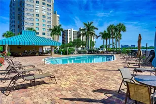 21 Bluebill Ave, Naples, FL 34108 - Photo 5