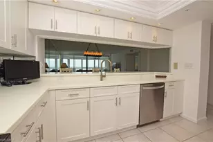 21 Bluebill Ave, Naples, FL 34108 - Photo 11