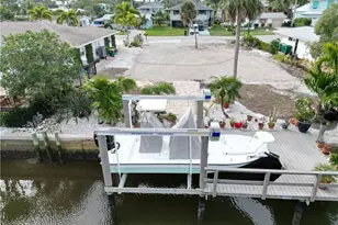 2723 Shoreview Dr, Naples, FL 34112 - Photo 3