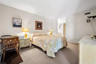 4640 Chantelle Dr, Naples, FL 34112 - Photo 9