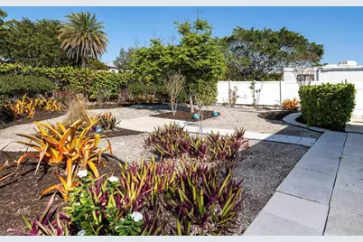 1036 Lake Shore Ct, Naples, FL 34103 - Photo 15