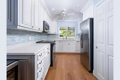 1036 Lake Shore Ct, Naples, FL 34103 - Photo 7