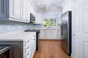 1036 Lake Shore Ct, Naples, FL 34103 - Photo 7