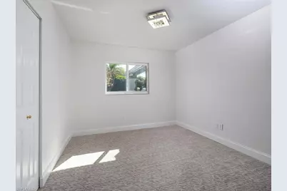 1036 Lake Shore Ct, Naples, FL 34103 - Photo 11