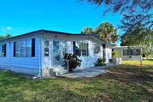 537 Charlemagne Blvd, Naples, FL 34112 - Photo 3