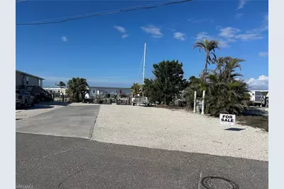 3812 Blueberry Ln, Saint James City, FL 33956 - Photo 9