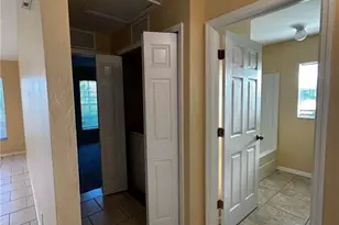 1926 NE 15th Ln, Cape Coral, FL 33909 - Photo 7