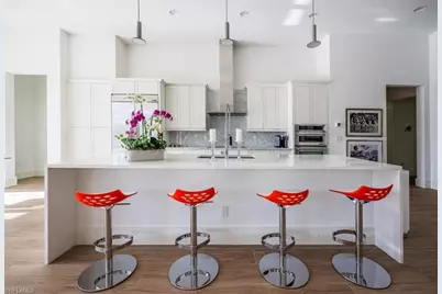 1880 Sandpiper St, Naples, FL 34102 - Photo 9