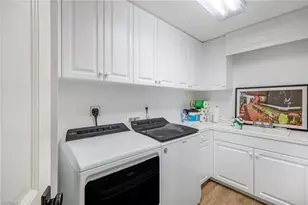 285 Grande Way, Naples, FL 34110 - Photo 33