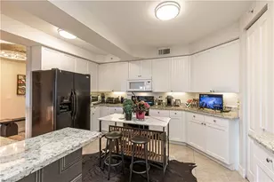 1100 Pine Ridge Rd, Naples, FL 34108 - Photo 21