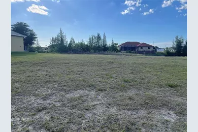 912 NE 1st Pl, Cape Coral, FL 33909 - Photo 1