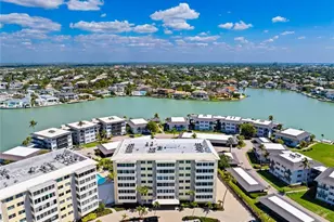 3410 Gulf Shore Blvd N, Naples, FL 34103 - Photo 33