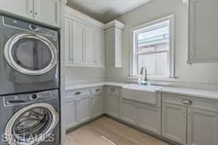 336 Lagoon Ave, Naples, FL 34108 - Photo 9