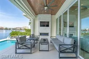 336 Lagoon Ave, Naples, FL 34108 - Photo 5