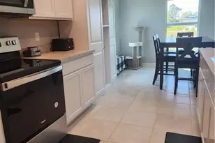 1028 NE 36th Ln, Cape Coral, FL 33909 - Photo 15