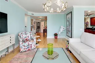 455 Cove Tower Dr, Naples, FL 34110 - Photo 9