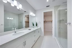 273 Indies Dr E, Naples, FL 34114 - Photo 11