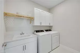 273 Indies Dr E, Naples, FL 34114 - Photo 17