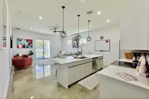 2479 Shadowlawn Dr, Naples, FL 34112 - Photo 9