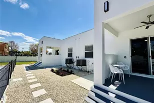 2479 Shadowlawn Dr, Naples, FL 34112 - Photo 29