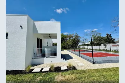 2479 Shadowlawn Dr, Naples, FL 34112 - Photo 5