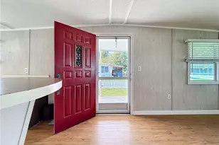 139 Gaslight Ave, North Fort Myers, FL 33917 - Photo 9