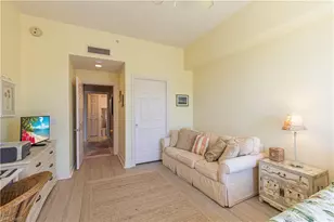 2748 Tiburon Blvd E, Naples, FL 34109 - Photo 19