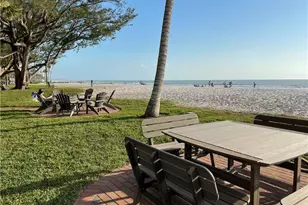 1900 Alamanda Dr, Naples, FL 34102 - Photo 29