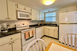 1900 Alamanda Dr, Naples, FL 34102 - Photo 13