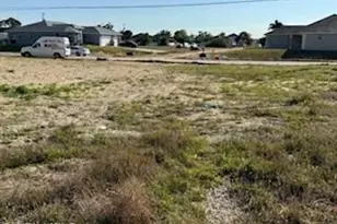 1812 NE 13th Pl, Cape Coral, FL 33909 - Photo 5