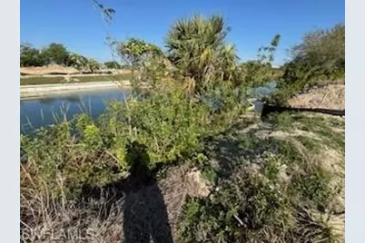 1812 NE 13th Pl, Cape Coral, FL 33909 - Photo 3