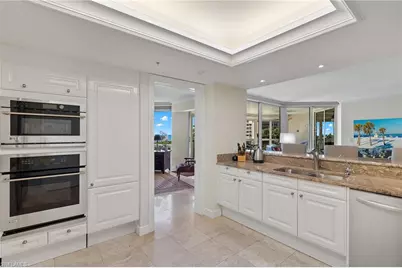 4021 Gulf Shore Blvd N #202, Naples, FL 34103 - Photo 9