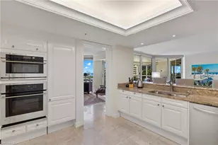 4021 Gulf Shore Blvd N, Naples, FL 34103 - Photo 9