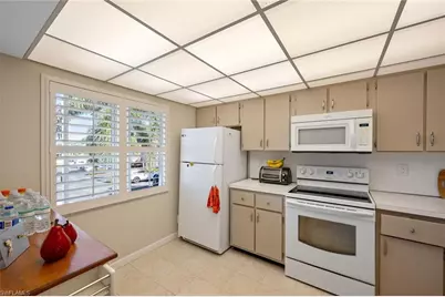 185 Penny Ln #4, Naples, FL 34112 - Photo 5