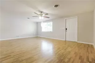 3433 Roslyn Rd, Venice, FL 34293 - Photo 3