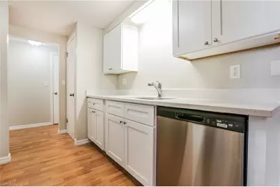 3433 Roslyn Rd, Venice, FL 34293 - Photo 7