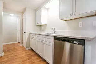 3433 Roslyn Rd, Venice, FL 34293 - Photo 7