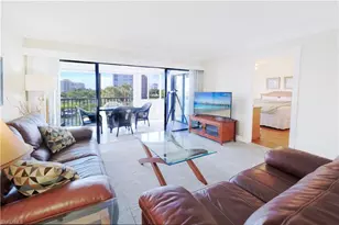 12945 Vanderbilt Dr, Naples, FL 34110 - Photo 9