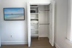 401 Bayfront Pl, Naples, FL 34102 - Photo 21