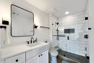 401 Bayfront Pl, Naples, FL 34102 - Photo 15