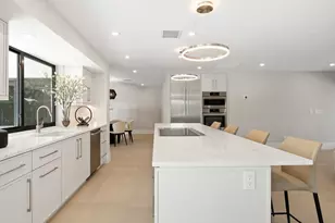 518 Cypress Way E, Naples, FL 34110 - Photo 15