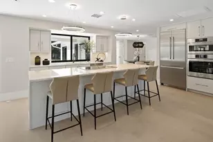 518 Cypress Way E, Naples, FL 34110 - Photo 1