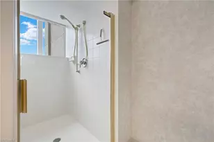 6849 Grenadier Blvd, Naples, FL 34108 - Photo 23